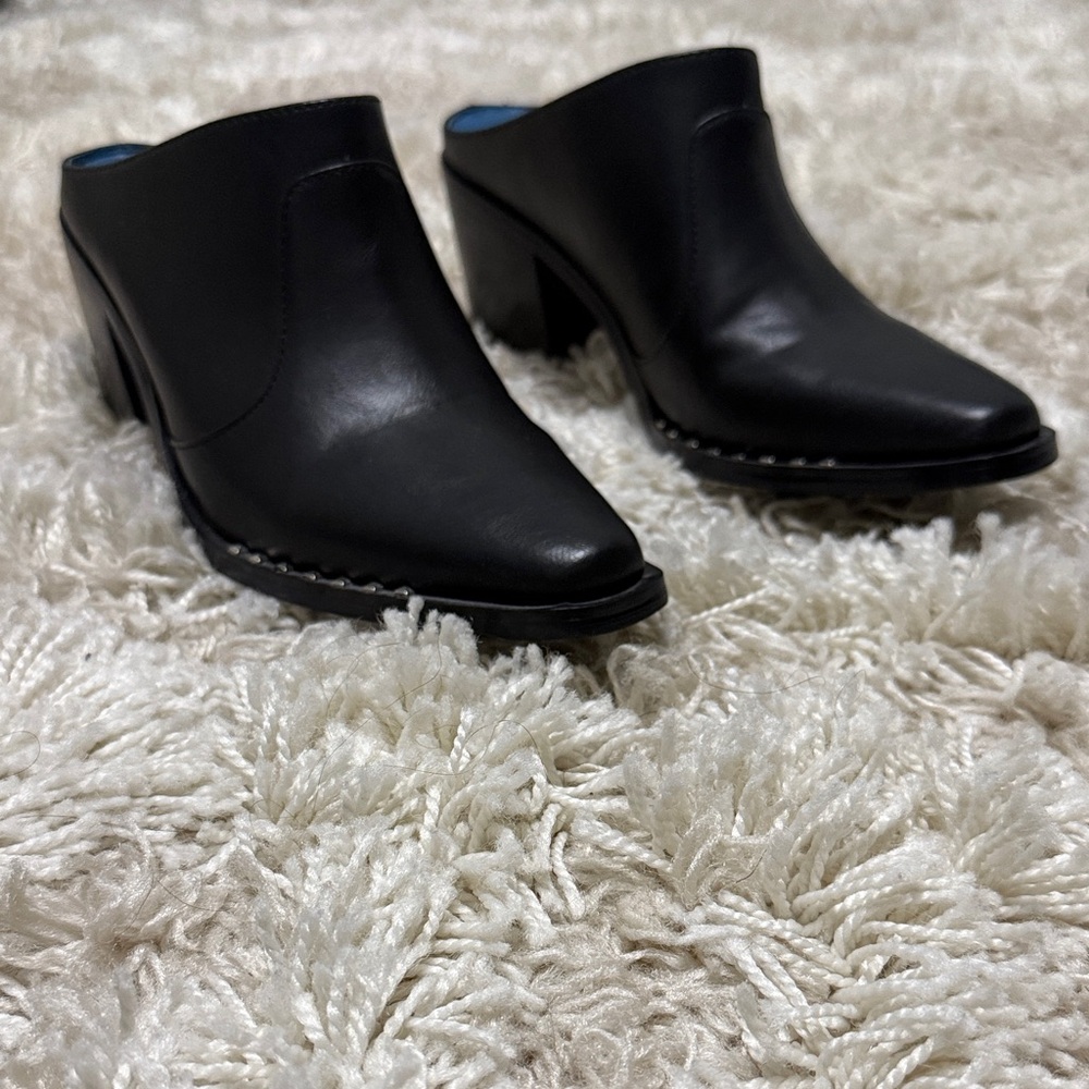 Rebels Black Leather Mules